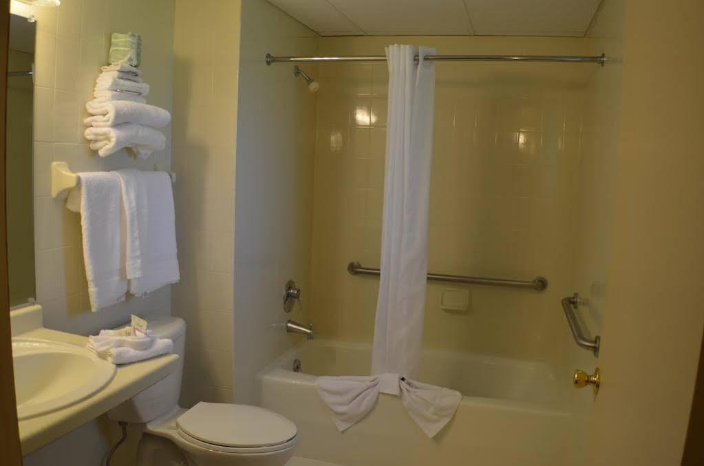 Amber'S Inn And Suites Wisconsin Dells Zewnętrze zdjęcie