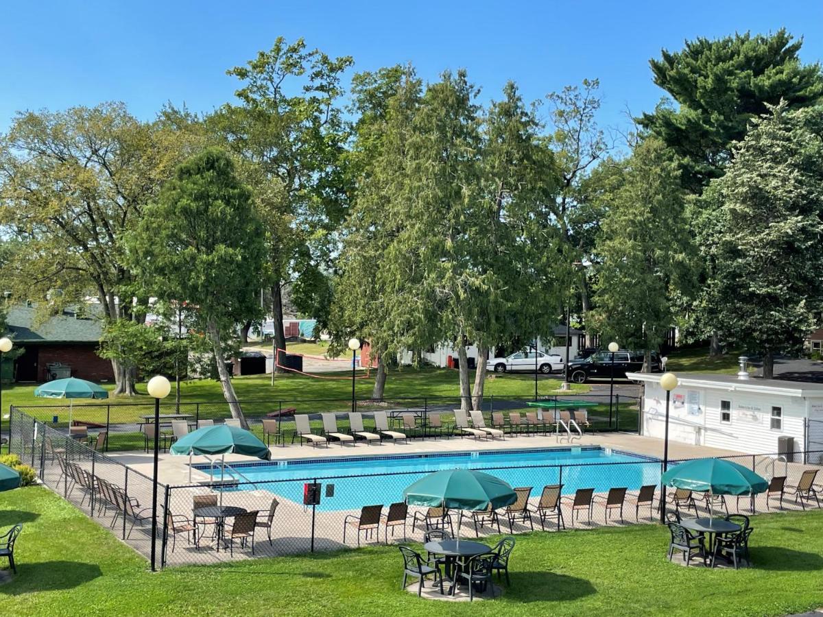 Amber'S Inn And Suites Wisconsin Dells Zewnętrze zdjęcie