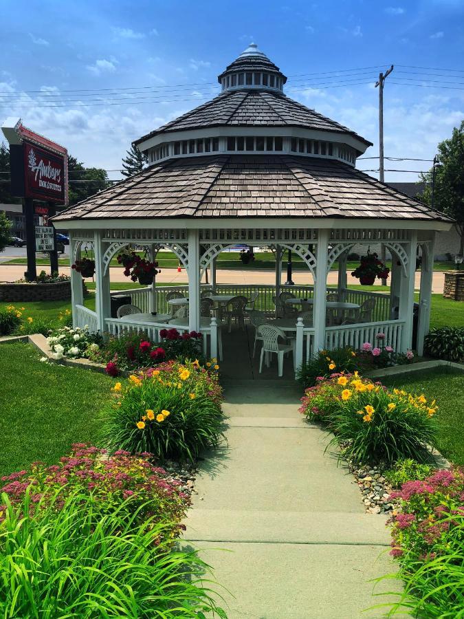 Amber'S Inn And Suites Wisconsin Dells Zewnętrze zdjęcie