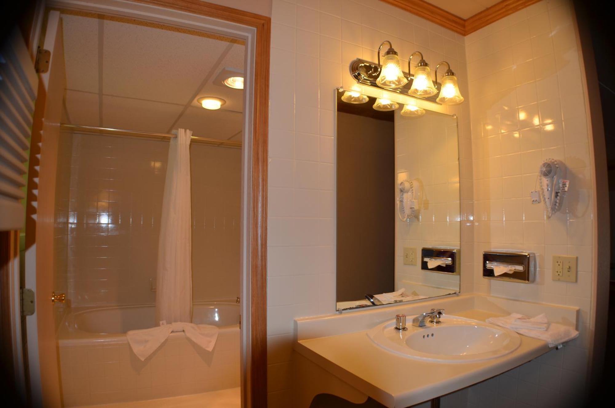 Amber'S Inn And Suites Wisconsin Dells Pokój zdjęcie