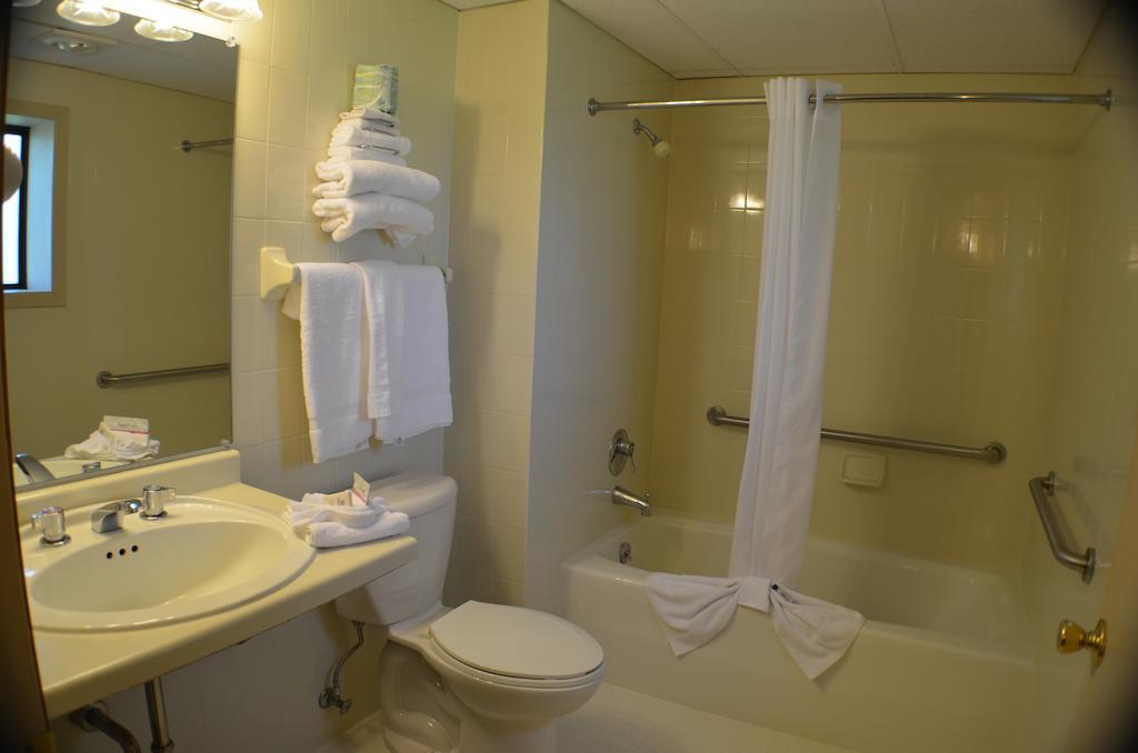 Amber'S Inn And Suites Wisconsin Dells Pokój zdjęcie