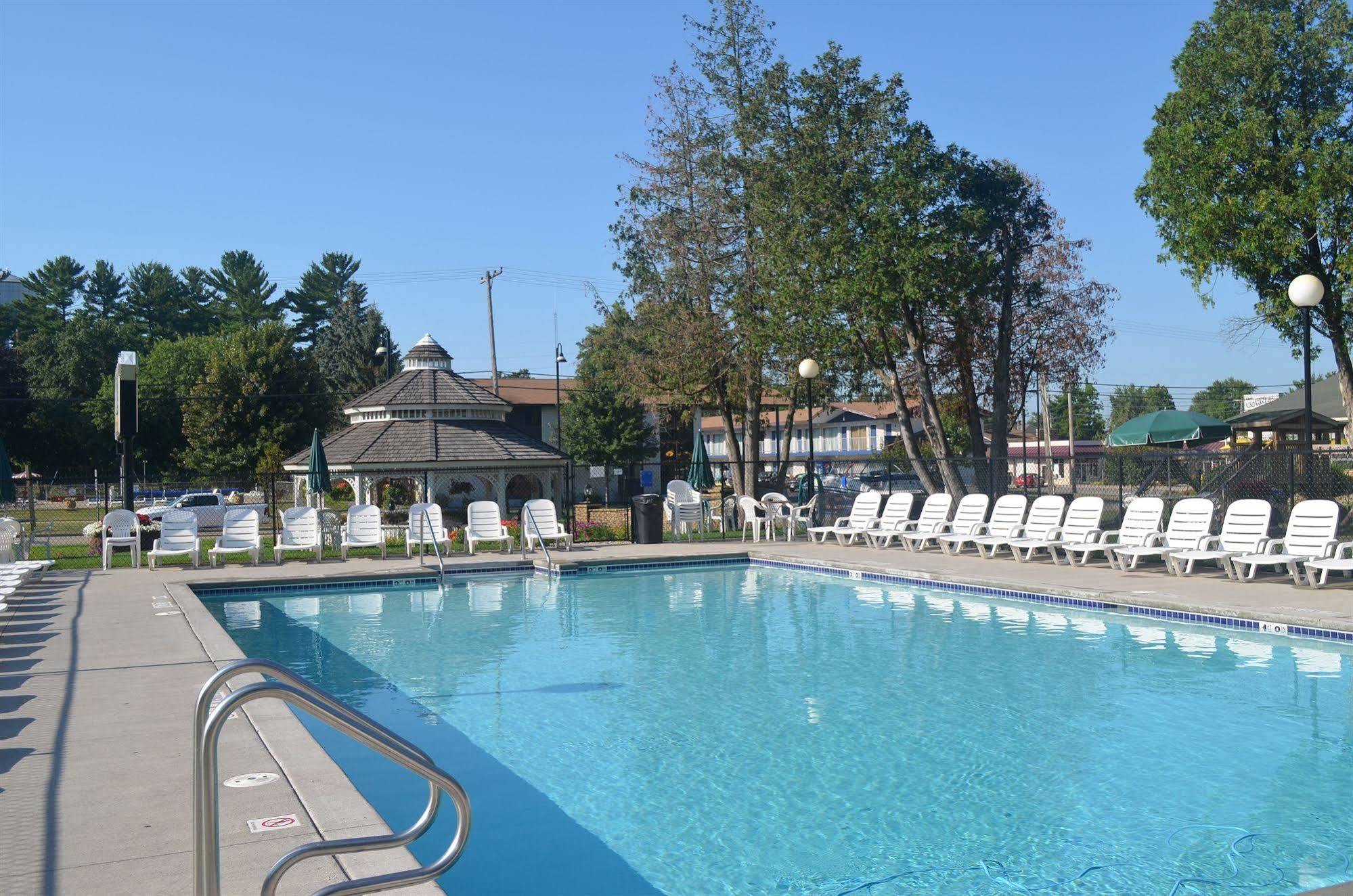 Amber'S Inn And Suites Wisconsin Dells Zewnętrze zdjęcie