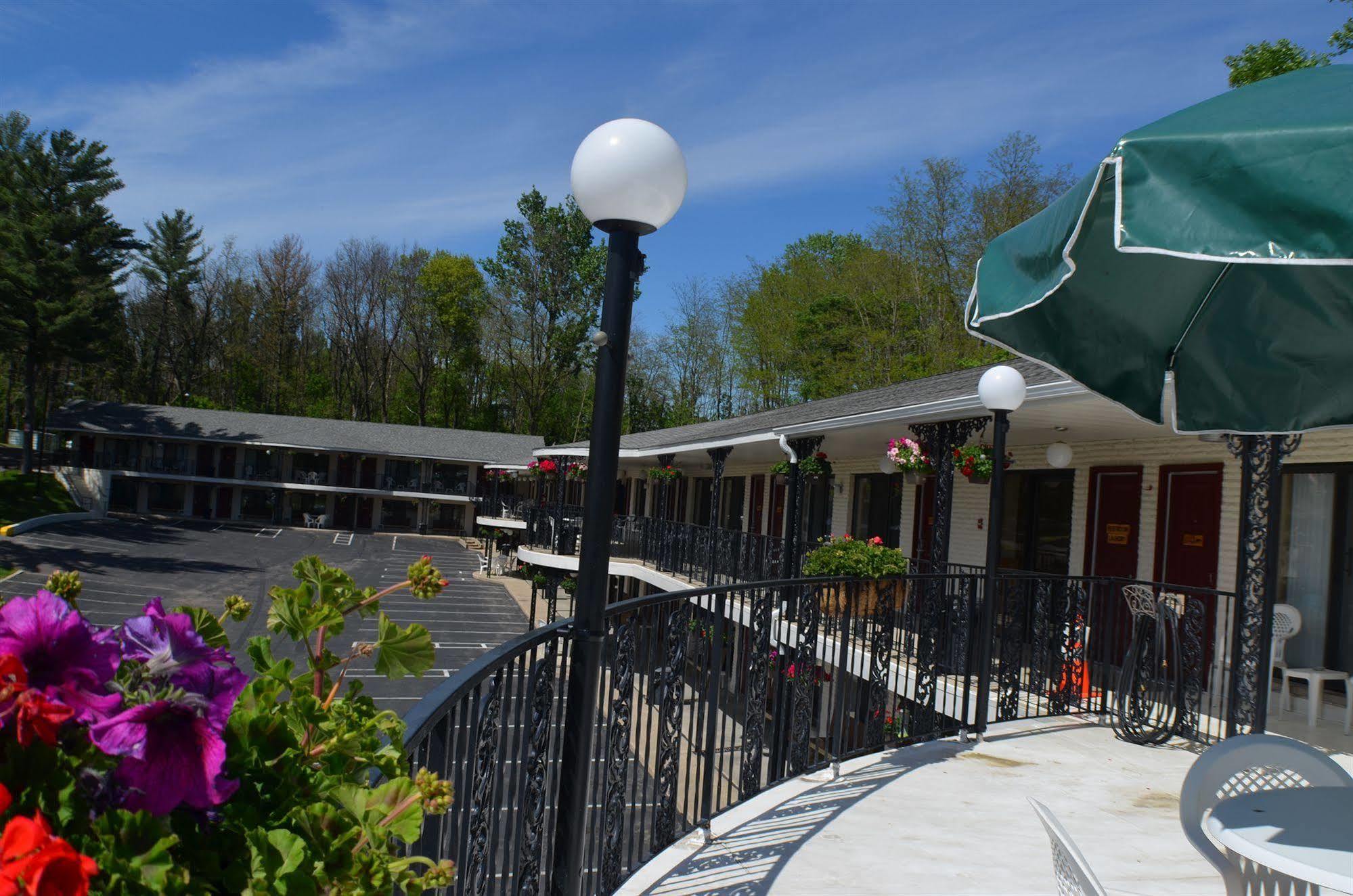 Amber'S Inn And Suites Wisconsin Dells Zewnętrze zdjęcie